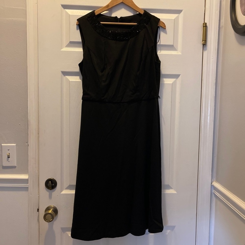 R&M Richards Black Sheath Midi Dress V-Neck Sleeveless